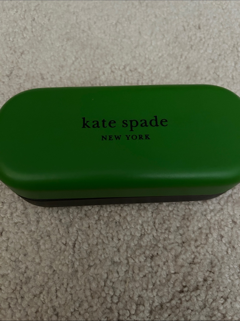 Kate Spade Aviator Sunglasses with Gold Frame and Brown Gradient Lenses. - Picture 4 of 4